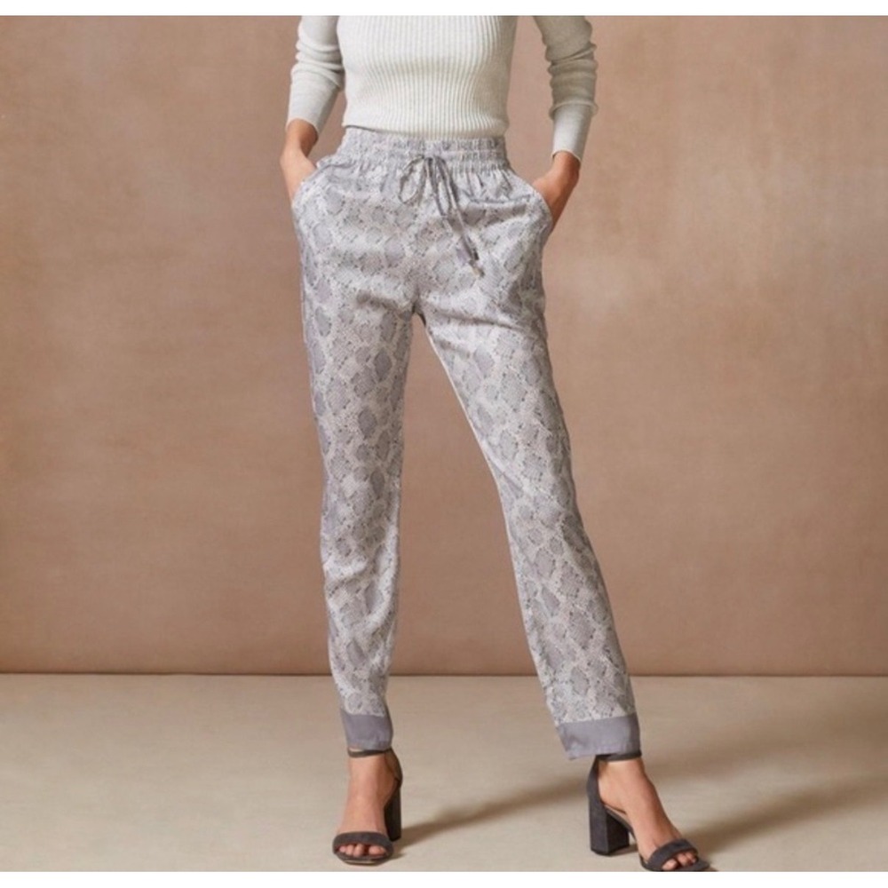 J. McLaughlin Gray Tia Snakeskin Pull-On Straight Leg Pants M